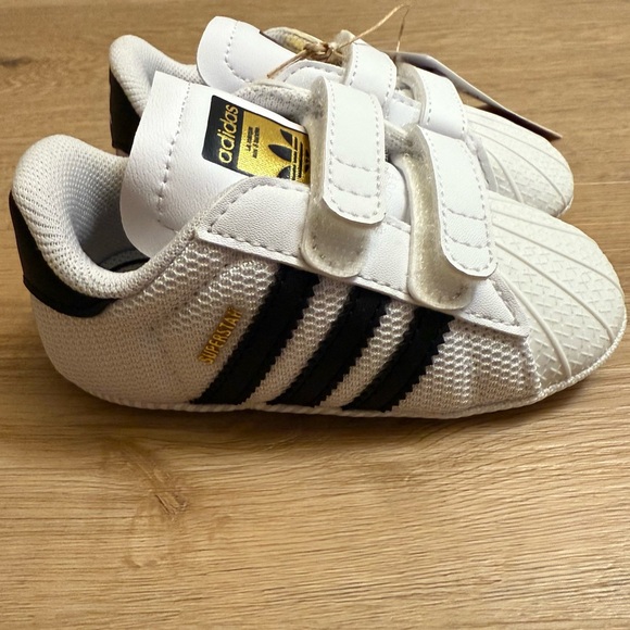 Adidas Baby Crib Shoes White and Black - Picture 1 of 5